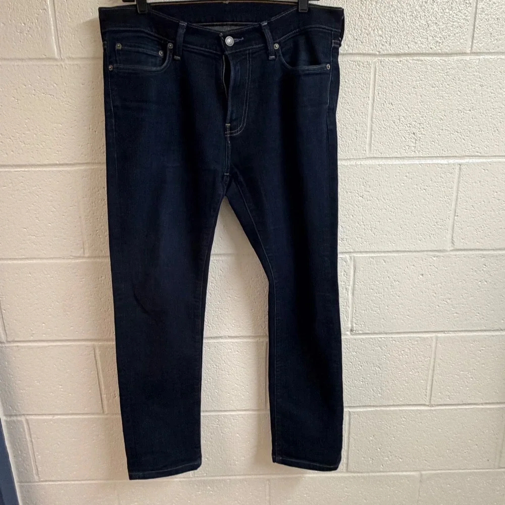 Abercrombie & Fitch classic dark